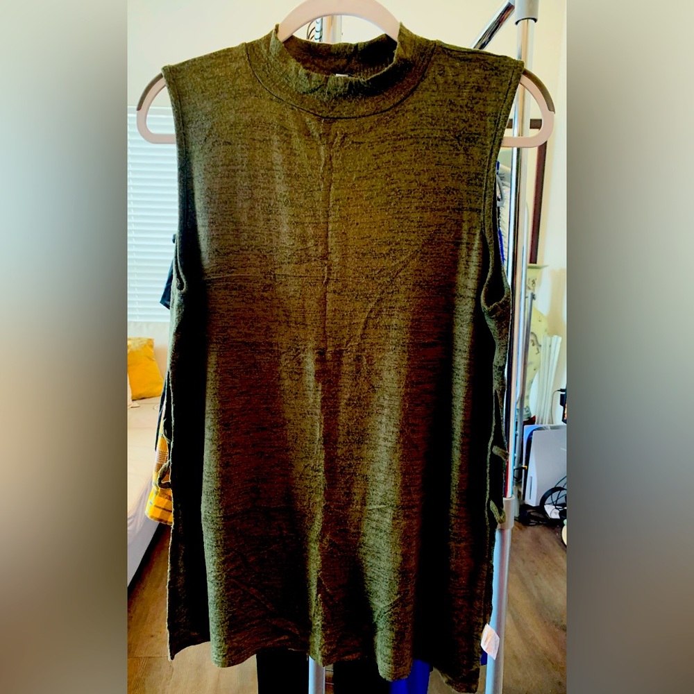 Green sleeveless tunic with open sides, XL